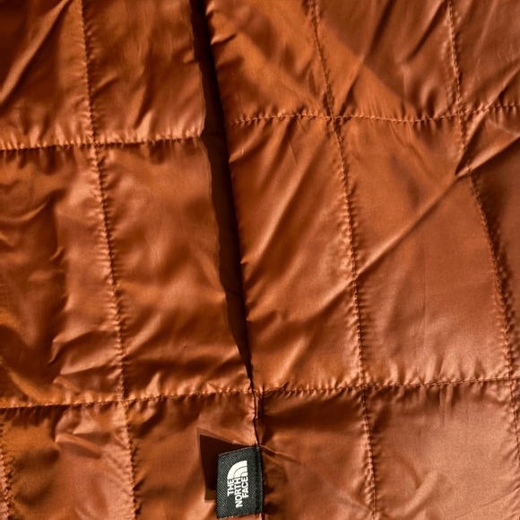 The North Face Brown Men’s Circaloft Quilted Puffer Jacket - Picture 8 of 12